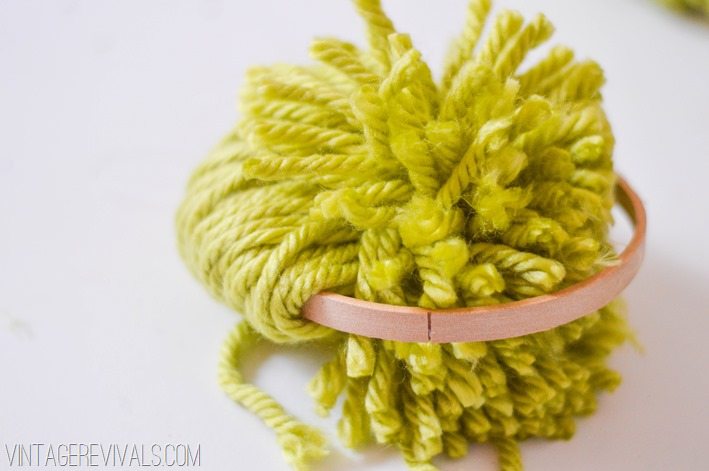 How to Make Yarn Pom Poms
