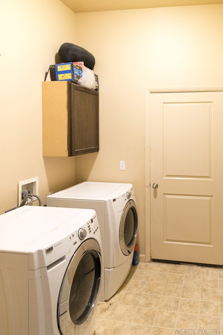 Laundry Room Before-2