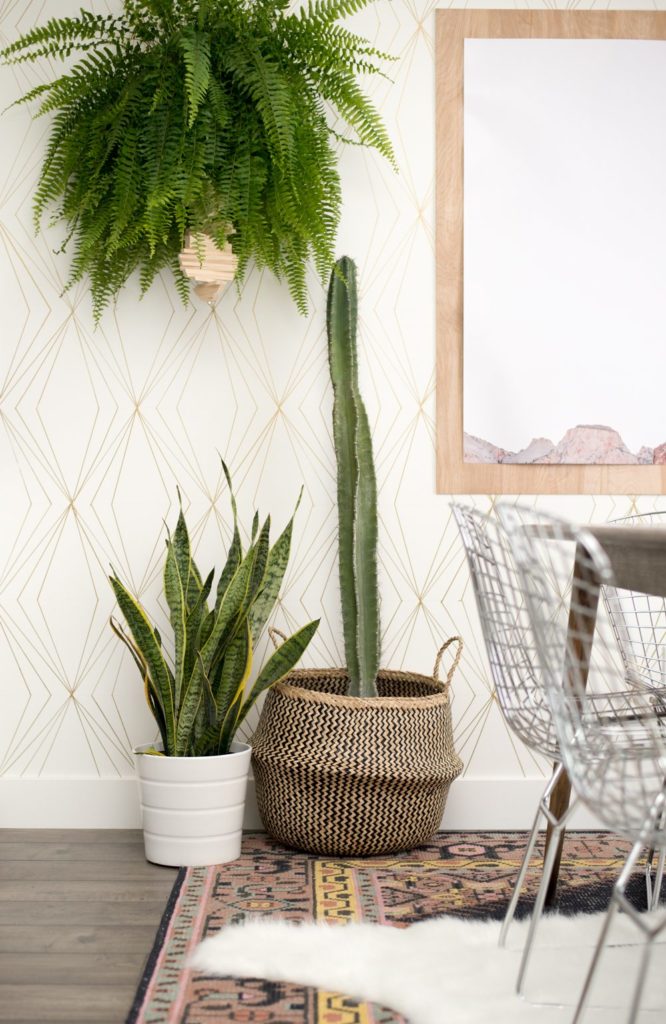 How to make DIY wallpaper with a gold paint pen - A House Full of Sunshine